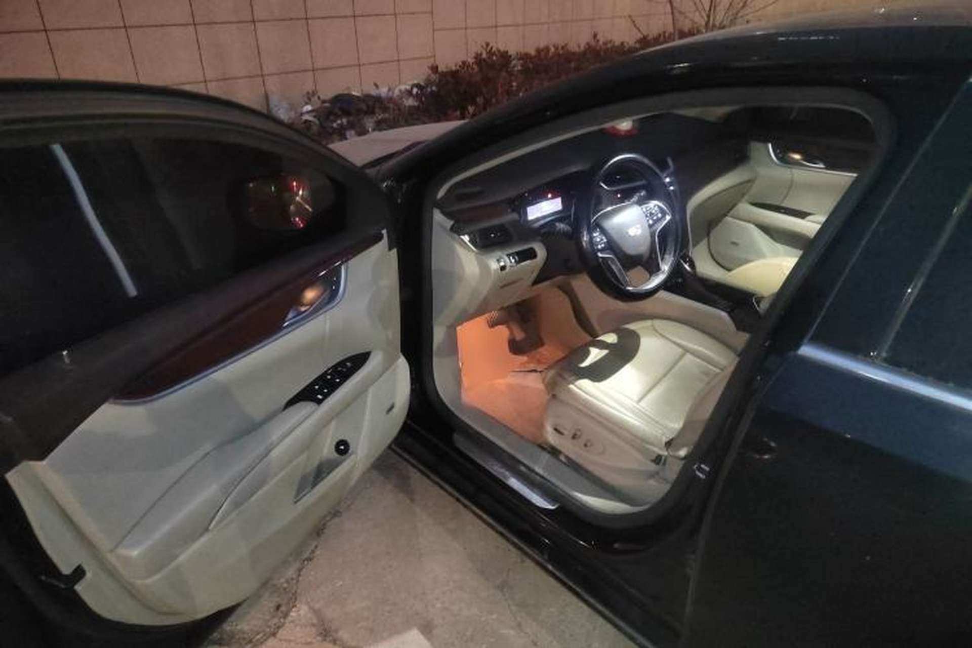 Used Cadillac XTS 2017 28T Elite Model Driver Seat