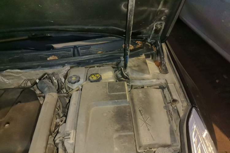 Used Cadillac XTS 2017 28T Tech Edition Engine Bay Left