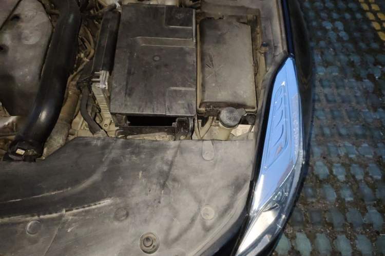 Used Cadillac XTS 2017 28T Elite Model Engine Bay Left