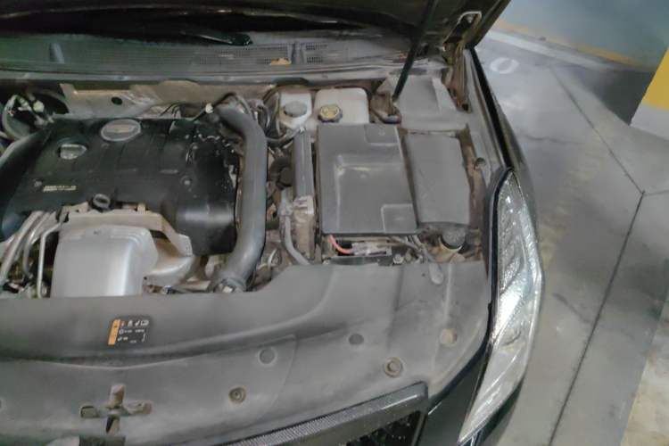 Used Cadillac XTS 2017 28T Tech Edition Engine Bay Left