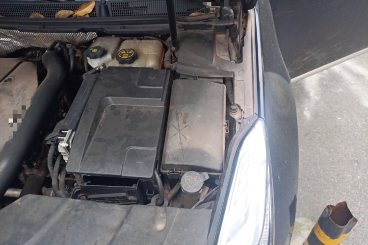 Used Cadillac XTS 2017 28T Tech Edition Engine Bay Left