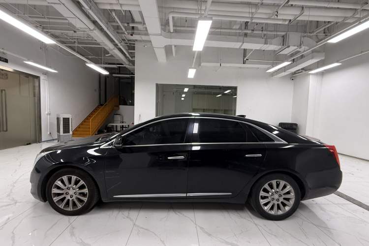 Used Cadillac XTS 2017 28T Tech Edition Exterior 3
