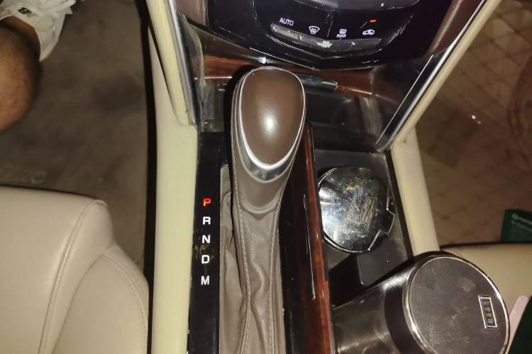 Used Cadillac XTS 2017 28T Tech Edition Gear Lever