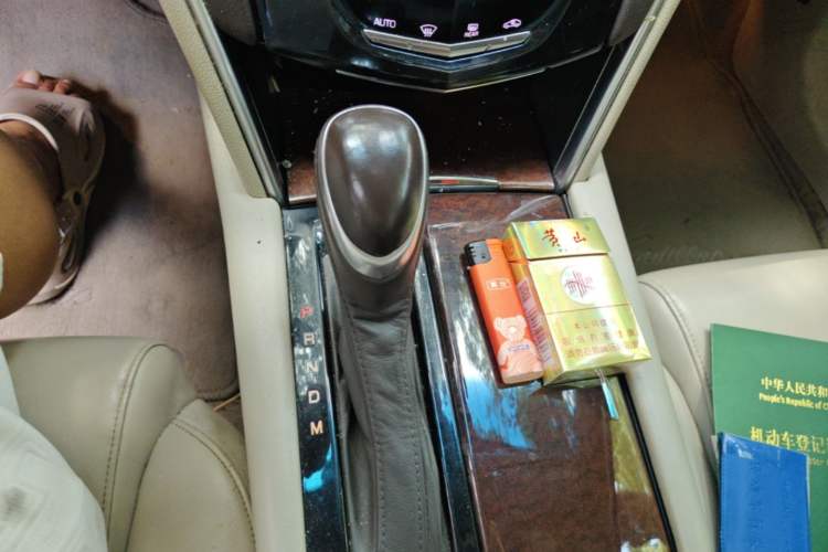 Used Cadillac XTS 2017 28T Tech Edition Gear Lever