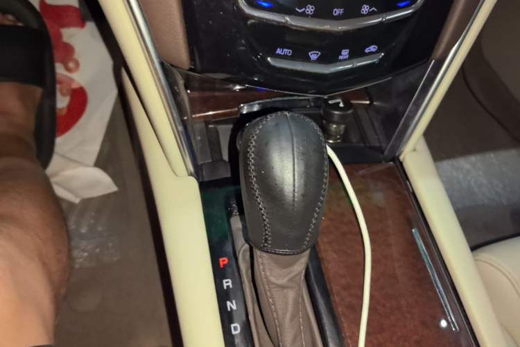 Used Cadillac XTS 2017 28T Tech Edition Gear Lever