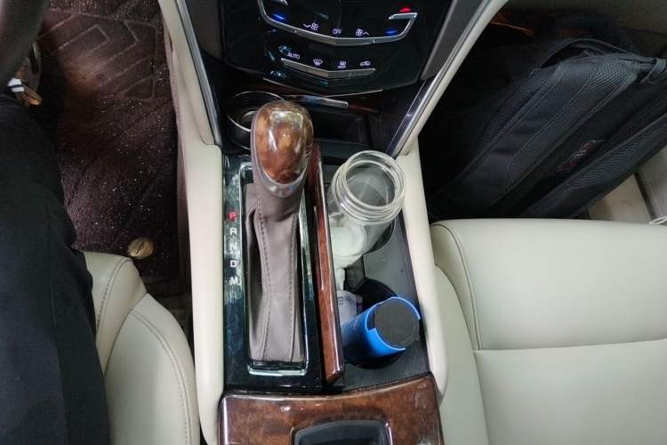Used Cadillac XTS 2017 28T Tech Edition Gear Lever