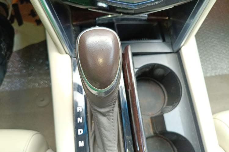 Used Cadillac XTS 2017 28T Tech Edition Gear Lever