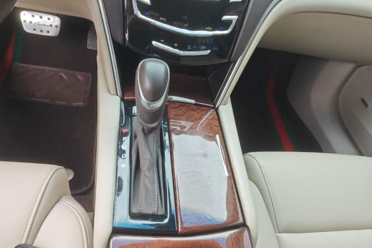 Used Cadillac XTS 2017 28T Tech Edition Gear Lever