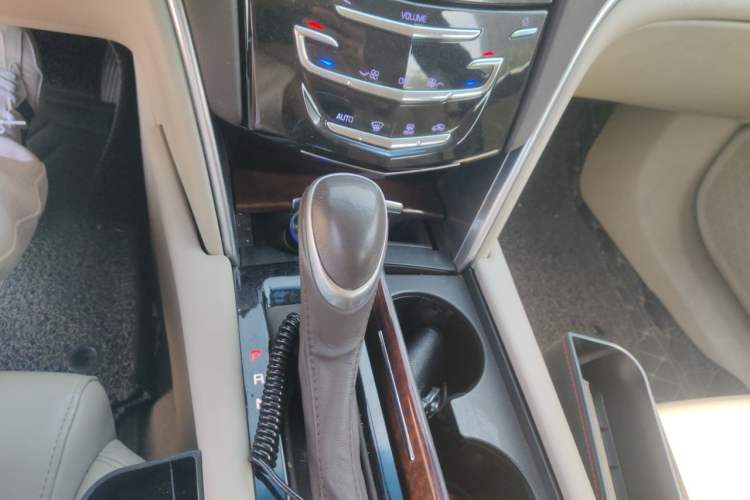 Used Cadillac XTS 2017 28T Tech Edition Gear Lever