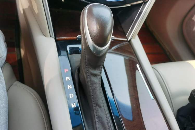 Used Cadillac XTS 2017 28T Tech Edition Gear Lever