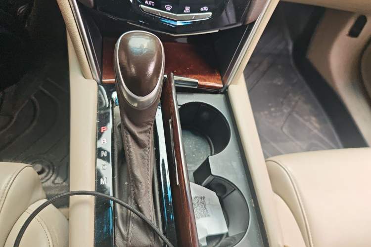 Used Cadillac XTS 2017 28T Tech Edition Gear Lever