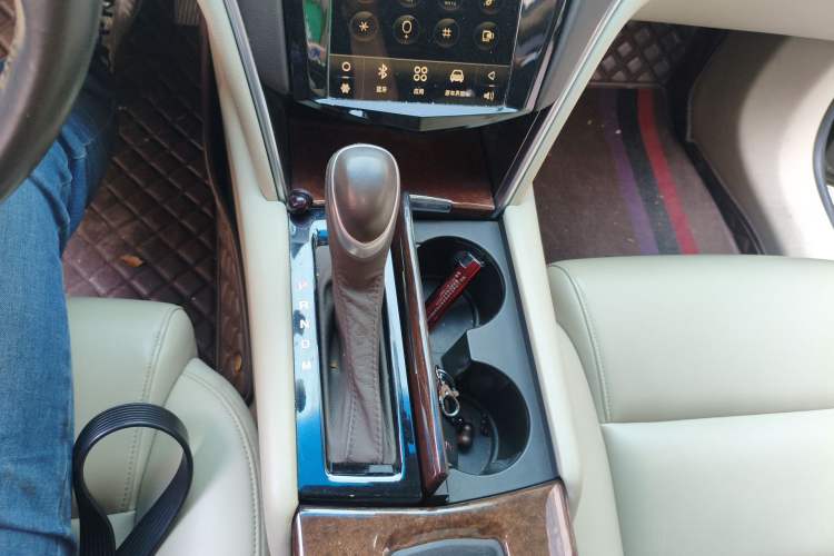 Used Cadillac XTS 2017 28T Tech Edition Gear Lever