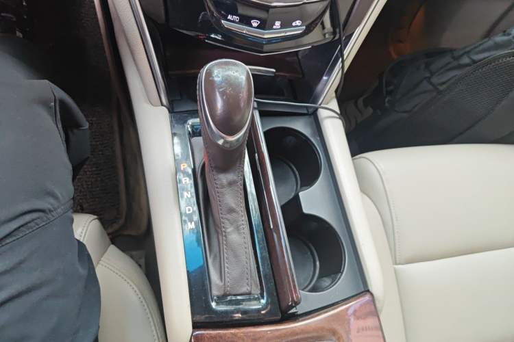 Used Cadillac XTS 2017 28T Tech Edition Gear Lever