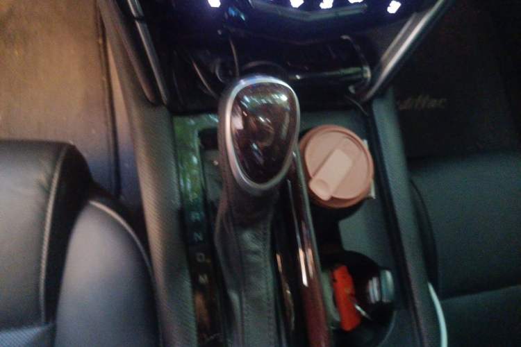 Used Cadillac XTS 2017 28T Luxury Model Gear Lever