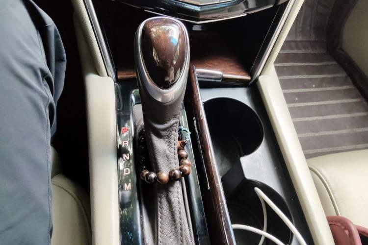 Used Cadillac XTS 2017 28T Elite Model Gear Lever