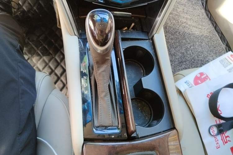 Used Cadillac XTS 2017 28T Elite Model Gear Lever