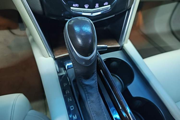 Used Cadillac XTS 2017 28T Tech Edition Gear Lever