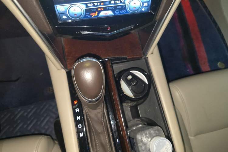 Used Cadillac XTS 2017 28T Tech Edition Gear Lever