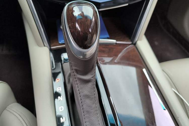Used Cadillac XTS 2017 28T Elite Model Gear Lever
