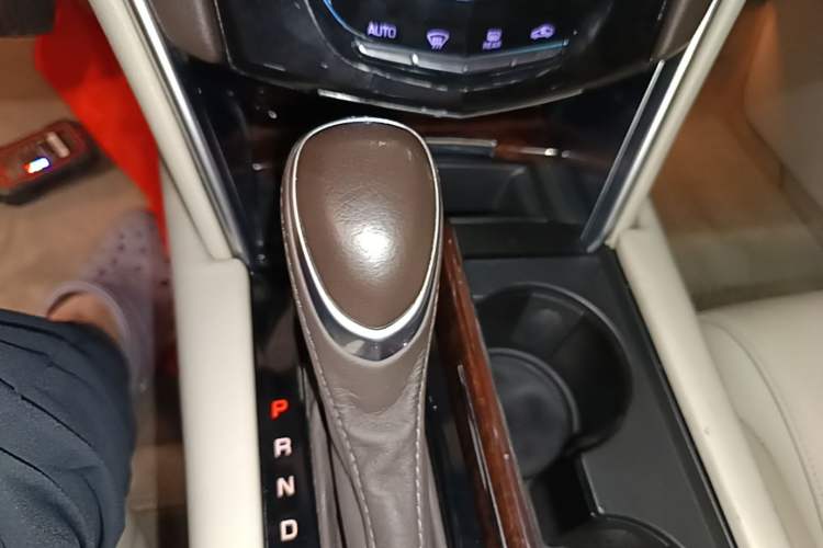 Used Cadillac XTS 2017 28T Tech Edition Gear Lever