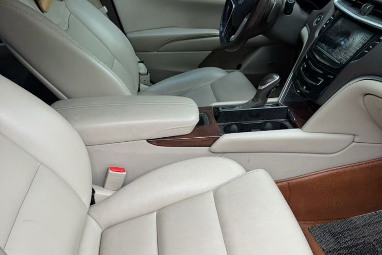 Used Cadillac XTS 2017 28T Tech Edition Interior 2