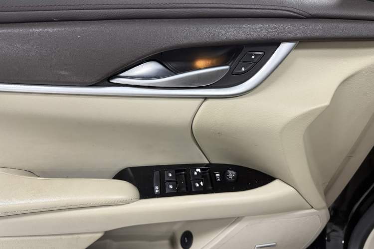 Used Cadillac XTS 2017 28T Tech Edition Interior 3