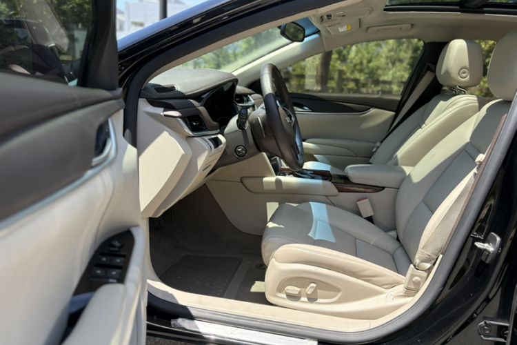 Used Cadillac XTS 2017 28T Tech Edition Interior 3