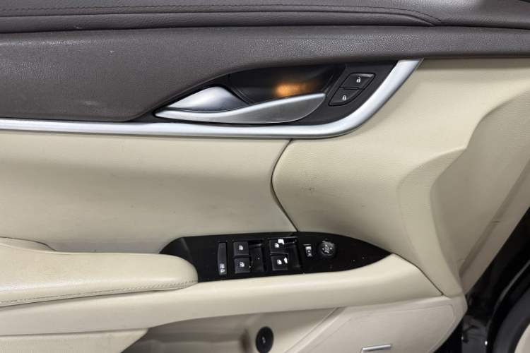 Used Cadillac XTS 2017 28T Tech Edition Interior 4