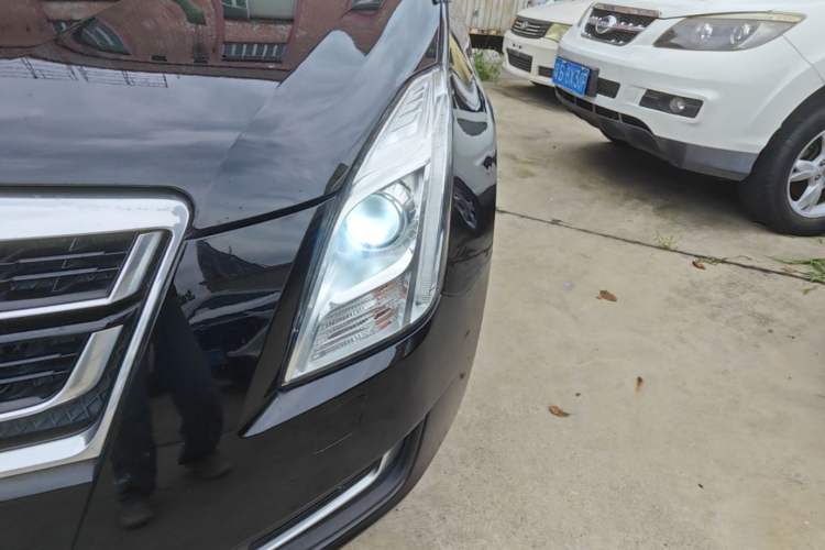 Used Cadillac XTS 2017 28T Tech Edition Left Front Headlight
