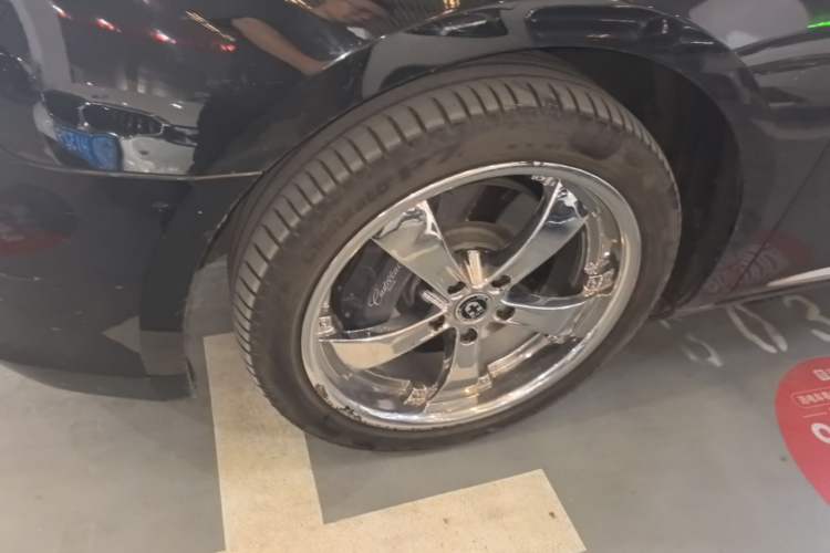Used Cadillac XTS 2017 28T Elite Model Left Front Wheel Hub