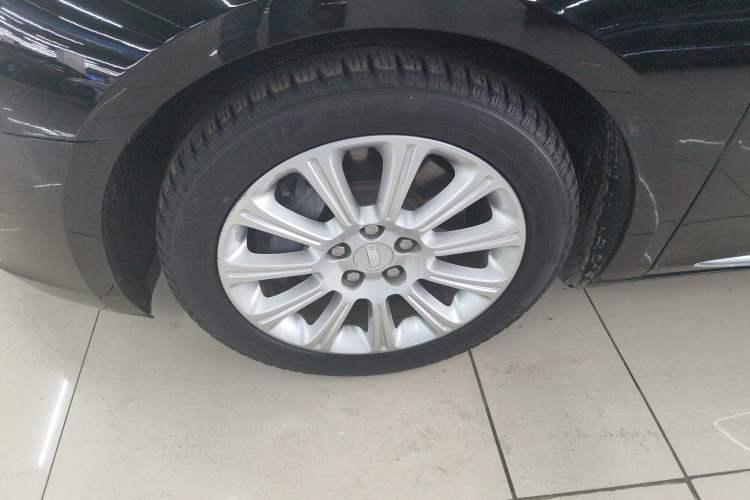 Used Cadillac XTS 2017 28T Tech Edition Left Front Wheel Hub