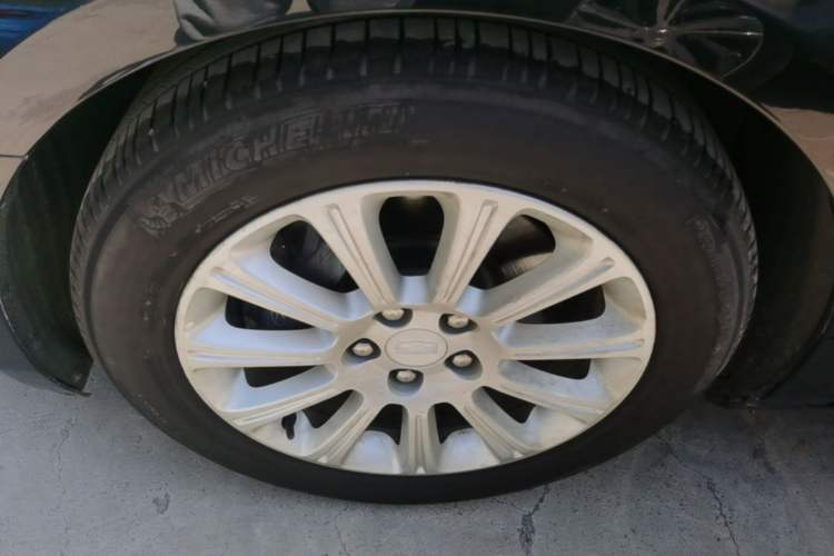 Used Cadillac XTS 2017 28T Tech Edition Left Front Wheel Hub