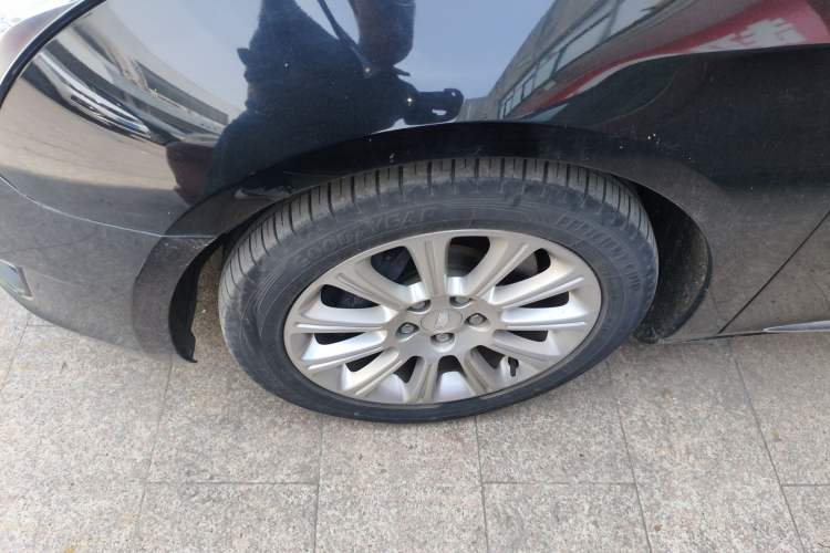 Used Cadillac XTS 2017 28T Tech Edition Left Front Wheel Hub