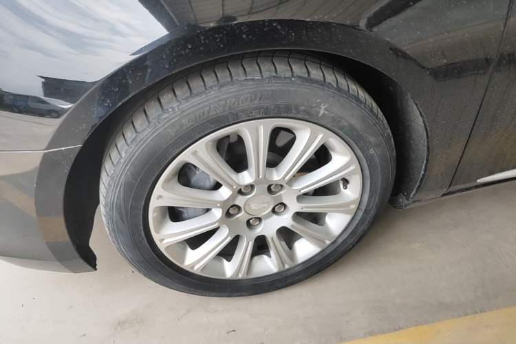 Used Cadillac XTS 2017 28T Tech Edition Left Front Wheel Hub