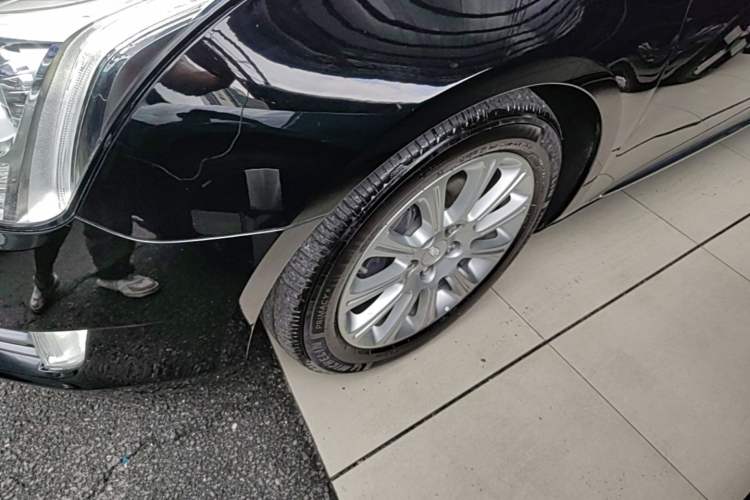 Used Cadillac XTS 2017 28T Elite Model Left Front Wheel Hub
