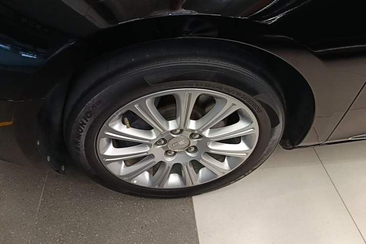 Used Cadillac XTS 2017 28T Tech Edition Left Front Wheel Hub