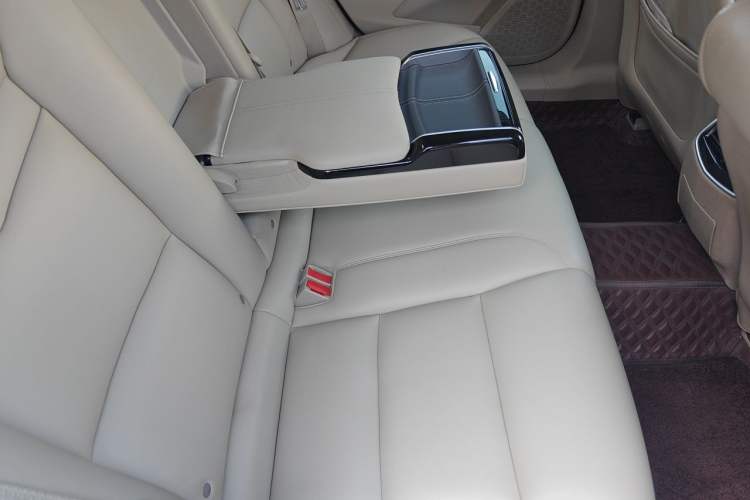 Used Cadillac XTS 2017 28T Tech Edition Left Rear Seat