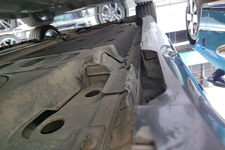 Used Cadillac XTS 2017 28T Elite Model Left Side Sill