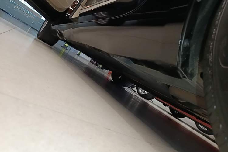 Used Cadillac XTS 2017 28T Tech Edition Left Side Sill