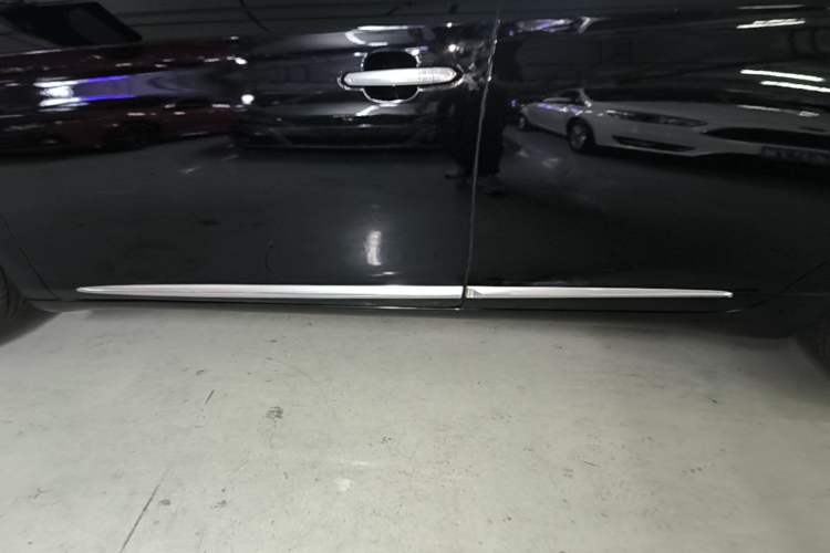 Used Cadillac XTS 2017 28T Tech Edition Left Side Sill