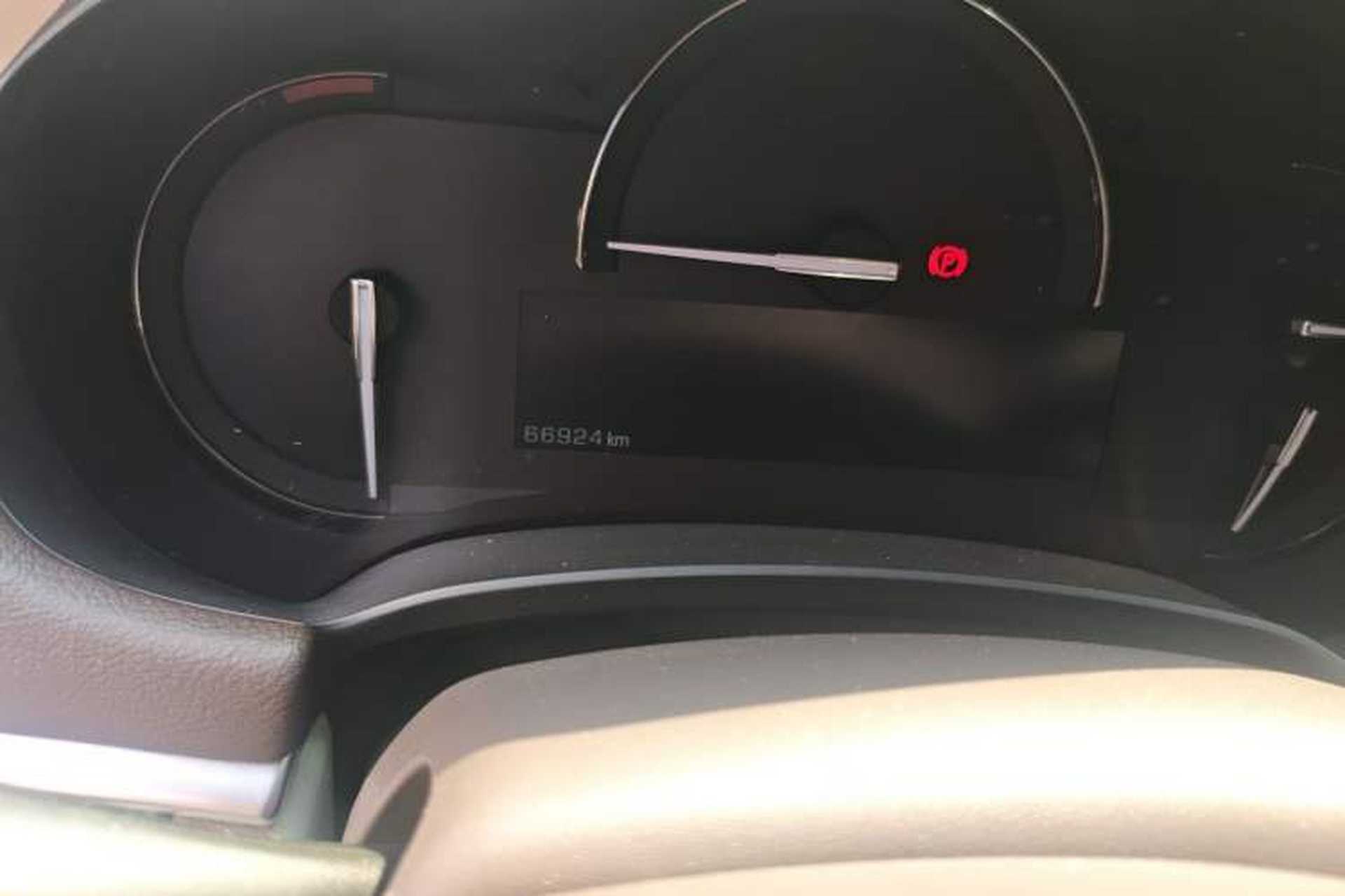 Used Cadillac XTS 2017 28T Elite Model Odometer Close Up