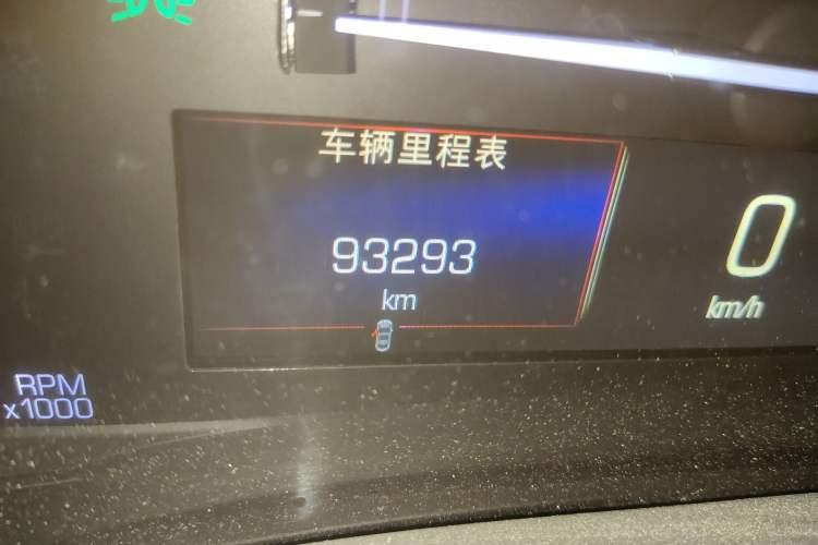 Used Cadillac XTS 2017 28T Tech Edition Odometer Close Up