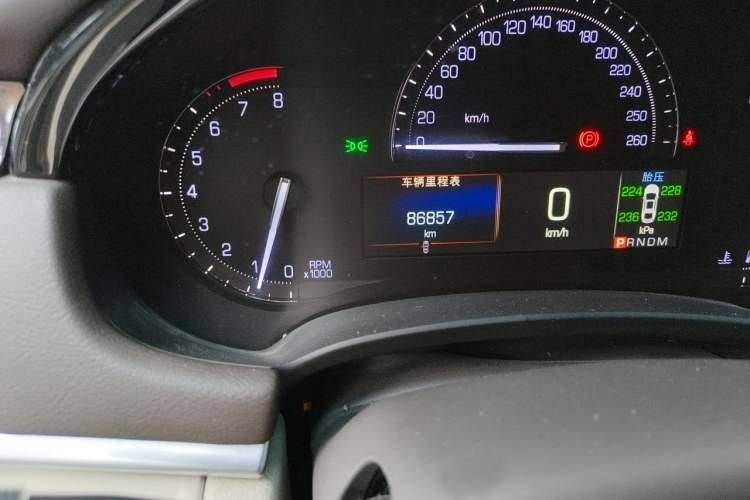 Used Cadillac XTS 2017 28T Tech Edition Odometer Close Up