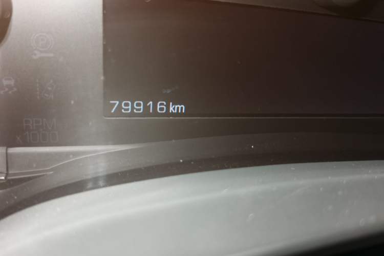 Used Cadillac XTS 2017 28T Tech Edition Odometer Close Up