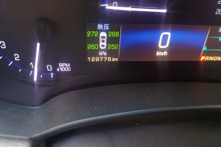 Used Cadillac XTS 2017 28T Elite Model Odometer Close Up