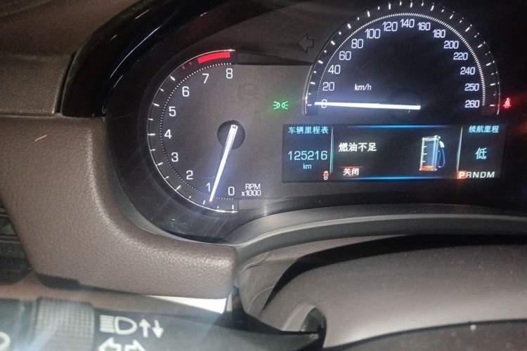 Used Cadillac XTS 2017 28T Tech Edition Odometer Close Up
