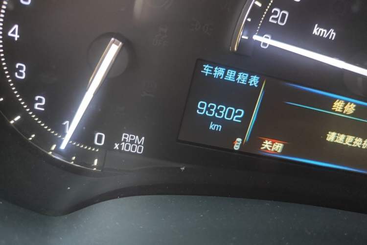 Used Cadillac XTS 2017 28T Tech Edition Odometer Close Up