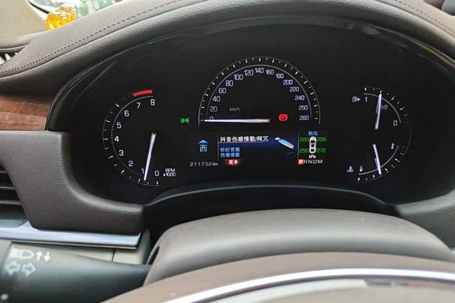 Used Cadillac XTS 2017 28T Elite Model Odometer Close Up