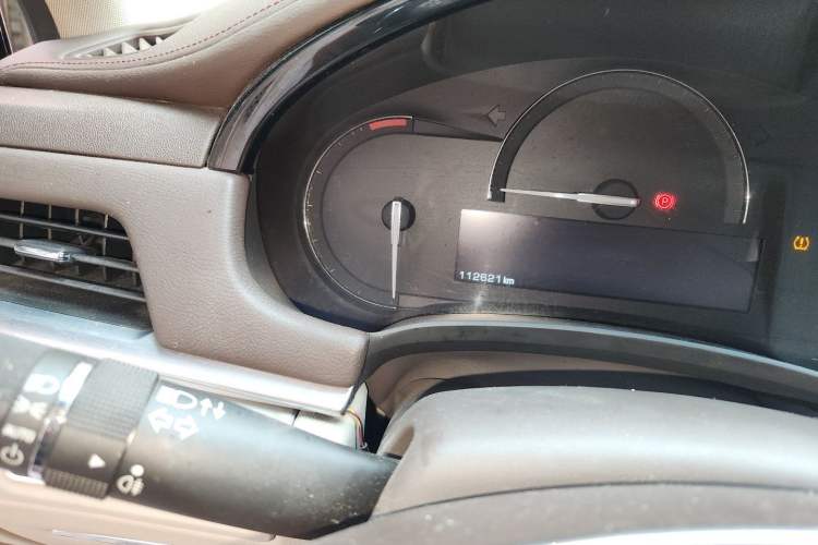 Used Cadillac XTS 2017 28T Tech Edition Odometer Close Up