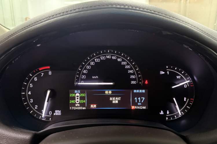 Used Cadillac XTS 2017 28T Tech Edition Odometer Close Up